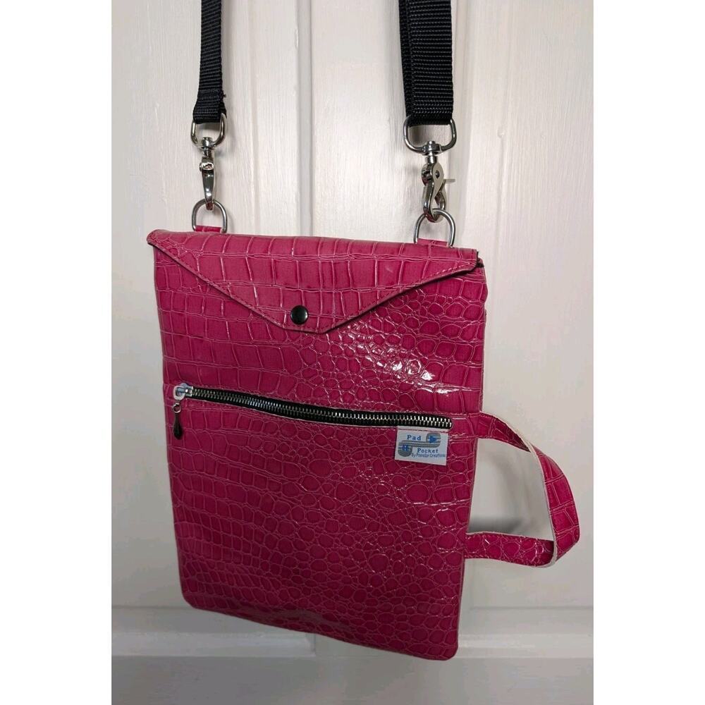 Popular Creations Pink Crocodile Embossed Pad Pocket Bag Tablet‎ Faux Leather